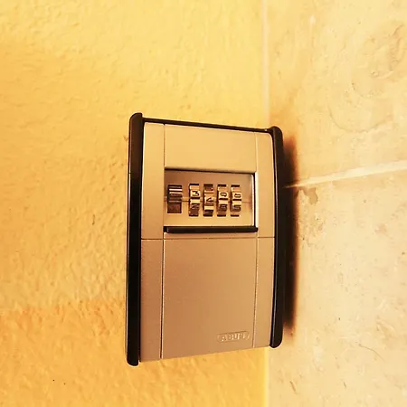 2 Up 6 Month On Request Only, City Of Nuernberg Apartment Nürnberg