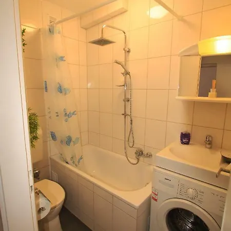 2 Up 6 Month On Request Only, City Of Nuernberg Apartment